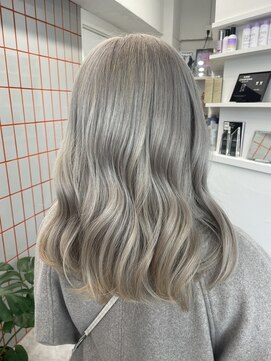 ペレ 渋谷(PELE) 黒髪/グレーベージュ/ハイトーン/ブリーチ/渋谷