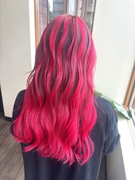 ヴァンカウンシル Kuwana(VAN COUNCIL) 周りと被らないブリーチカラーレッドバレイヤージュ