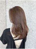 レイヤーカット　ベージュ　ナチュラル