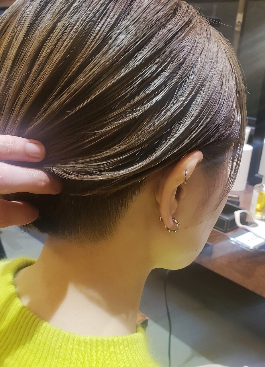 人毛 ショートボブ　少し明るめブラウン Ｍサイズ　前髪がおでこに貼り付かない 人毛 ショートボブ 少し明るめブラウン Mサイズ 前髪がおでこに