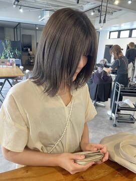 ナンバー(number+) 20代30代透明感カラーオリーブベージュ