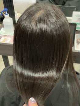 ヴィスト バイ レボ(VIST by REVO)の写真/《カット＋縮毛矯正¥12980》湿気や雨で広がり,パサつきが気になる方にオススメ◎【新松戸】