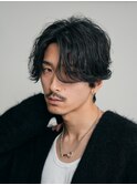 自然な毛流れでラフにキマるセンターパート×ニュアンスパーマ