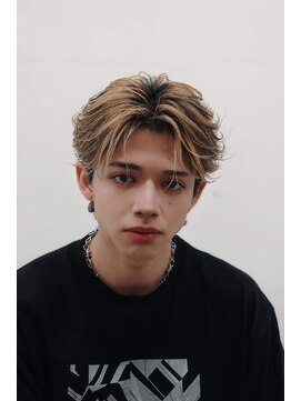 ピア ヤクイン(Pia Yakuin) フェザーショート