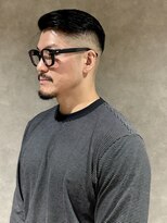 ブラッシュプレミア(BRUSH PREMIER) 右7:3 スキンフェードスタイル