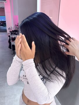 ダズリングディア(Dazzling Deer) ブルーブラック/ストレート／ロング／暗めカラー／レイヤー