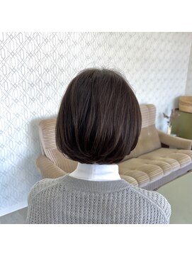 シー(SEA) ラベンダーベージュ×丸みボブ