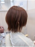 春に向けて暖かみ感じる「オレンジブラウン」