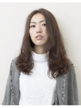 リベラル(liberal) 束感と透け感で作るヘルシーラフヘアー