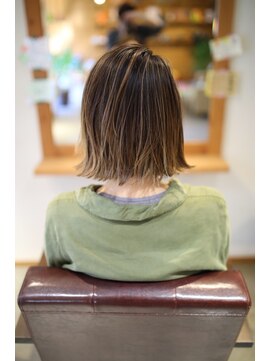 レビーヘアー(Revie hair) 【revie 畑村】切りっぱなしボブ×ハイライトスタイル