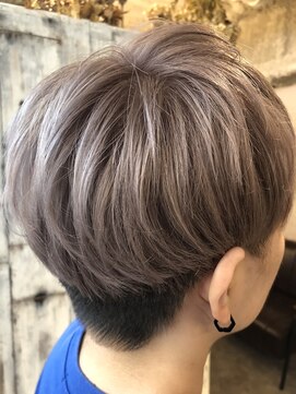 ヘアスタジオニコ(hair studio nico...) シルバー