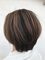 カミリー(Kamily)&nbsp;大人女子に大人気白髪活かしカットカラー