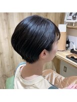 カミケンネクスト(kamiken.next)&nbsp;耳かけショート大人可愛い小顔ツヤ髪黒髪【カミケンネクスト】