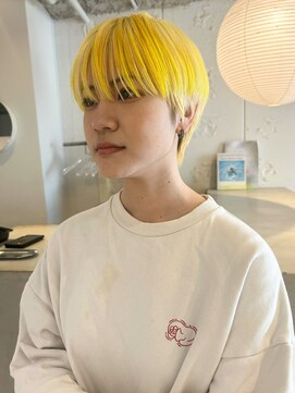 ルーム(Loom.) ブロンド　イエローカラー　マッシュショート