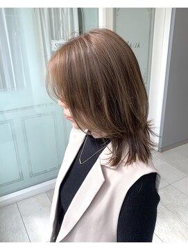 ザザ 高田馬場(ZA/ZA) オリーブカラーのミディアムレイヤー