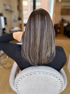 ミラシィ 成田(Mirashy) ハイライトカラーミルクティーベージュレイヤーカット