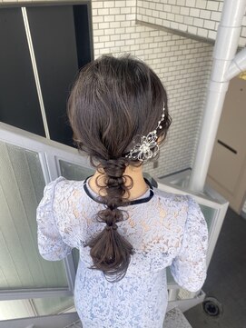 ソノ(sono) 編み下ろし　アップヘア　参列ヘア　ドレスヘア