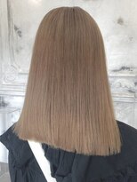 カムジーヘッドカミノウラ(COMEGHEAD KAMINOURA)&nbsp;上乃裏ダブルカラーくびれボブイルミナカラー顔周りレイヤーボブ