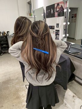 キング 心斎橋店(K!ng) ハイライトカラーミルクティーベージュレイヤーカット