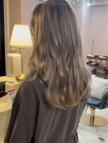 ラヴィ(Lavie)&nbsp;韓国ヘアーハッシュカットレイヤーカットハイライトカラー