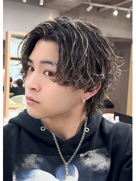 アイトーキョーリタ 渋谷(AI TOKYO Rita) 波巻きツイストスパイラルパーマサーフカールアクティブショート