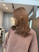ブロンド(Blonde)&nbsp;ミディアムレイヤー　ミルクティーブラウン