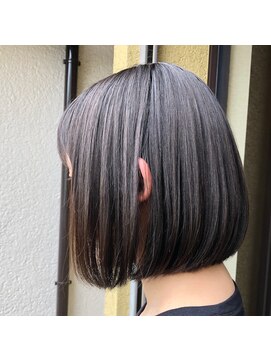 サロンエヌズ(salon Nz) 前下がりボブ