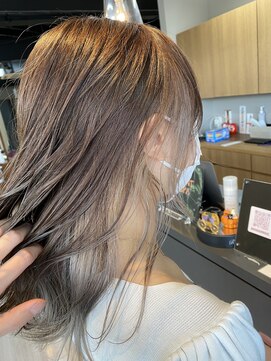 アリカ(arika) インナーカラー×ホワイトベージュ