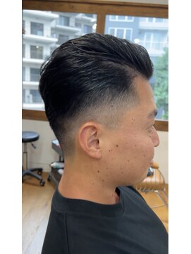 シークエンス 外苑前(SEAQUENCE) スキンフェード】清潔感の有る刈り上げスタイル