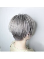 ヘアーデザイン ディードット ウル(D. ulu)&nbsp;プラチナムホワイト