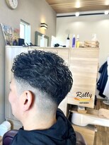 ラリー(Rally)&nbsp;ツーブロックショート。ツイストスパイラル