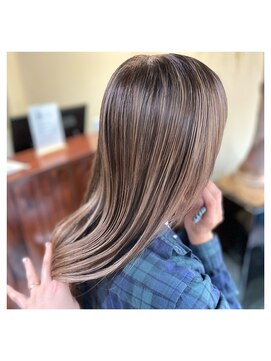 ヘアリゾート ディアリウム(Hair Resort DEARIUM) 白髪ぼかしハイライト [町田店/町田駅/JR町田駅]
