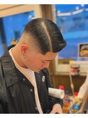 サイドパートスタイル