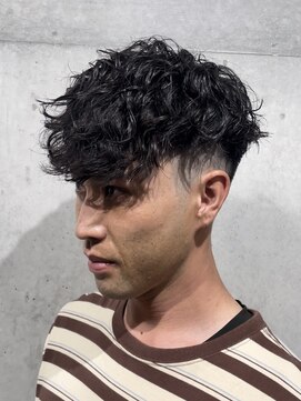 ブルニール 心斎橋(BLEUNIR) スペインカール ツイストスパイラル 前下がり ツーブロック