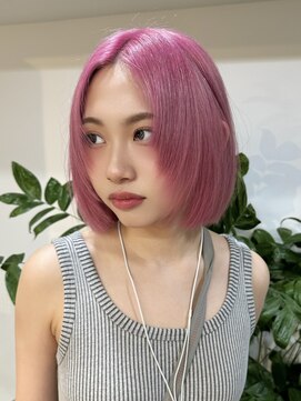 サンク 原宿 表参道(cinq) ミルクティーピンクグレージュミディアムウルフレイヤー長めボブ