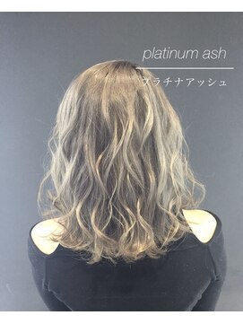 アンジェ(Ange) ホワイトブリーチ、エクステ、グラデーション、インナー