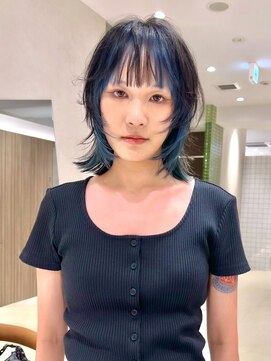 ニキ(niki.) ウルフボブ×インナーカラーブルー