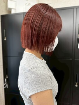 スターズ 柏(STARS) 切りっぱなしボブ チェリーレッド ブリーチ 暖色カラー 20代