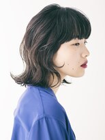 オト(Oto)&nbsp;厚めバングのミディアムウルフ
