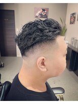 ニーキュウヨン バーバーズストア(294 BARBER's Store) スキンフェード×パーマ