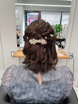ミディアムヘアのゆるふわハーフアップ【清板】