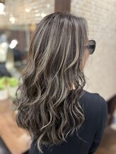 【YU-TA】白髪ぼかしハイライトならお任せください！白髪を目立たなくするスペシャルカラーです。