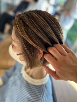 ブランコトレスメモリアル(BLANCO tres メモリアル)の写真/脱白髪染め！おしゃれにキレイに染めたい方に♪ハイライトを入れた立体感のあるカラーもおまかせ下さい！