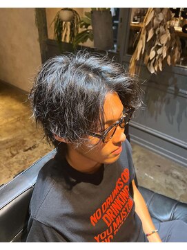 ブル(BULL) センターパートウルフスタイル