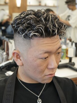 ザ チョップ ショップ ハラジュク(THE CHOP SHOP HARAJUKU) スキンフェード/ハイライト/パーマ