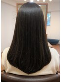 ロングのストレートヘア