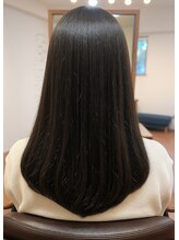 リコス(Ricos) ロングのストレートヘア