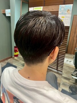 スタンドバーバー 柏(STAND BARBER) MEN’S HAIR/ブルーブラック/フェザーパーマ/ 柏