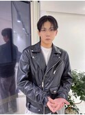 韓国風メンズヘアセンターパート毛流れスタイル