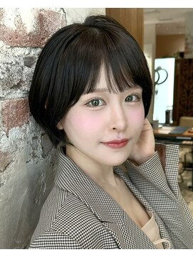 アフロート ルヴア(AFLOAT RUVUA) 《岩田莉奈》40代50代に人気の似合わせ丸みショートボブ　新宿